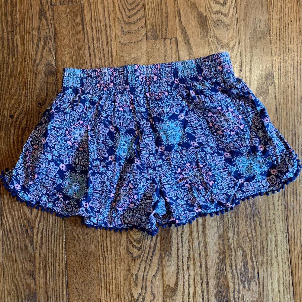 Patterned Shorts - Picture 4 of 5